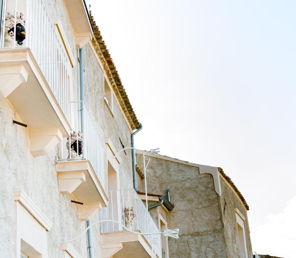 아망테 Dimora Cavour B&B 외부 사진