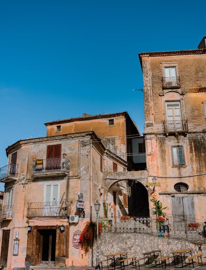아망테 Dimora Cavour B&B 외부 사진