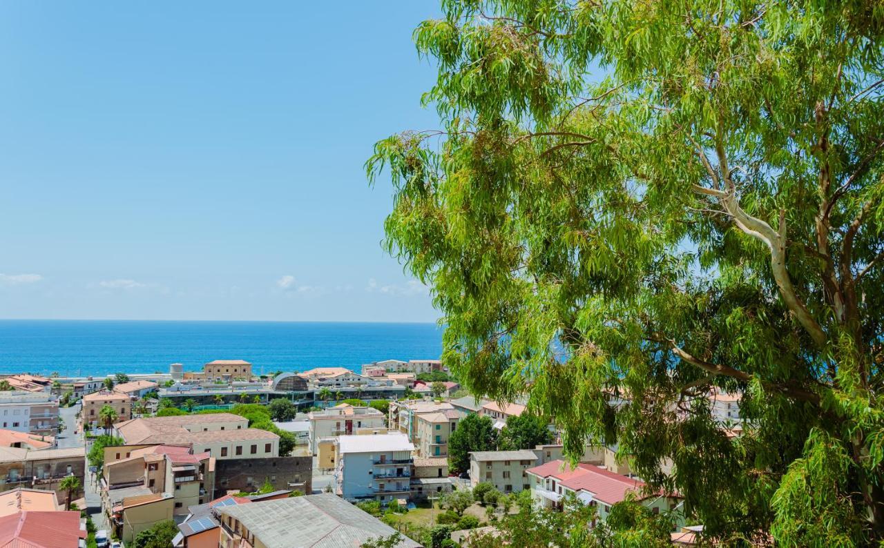 아망테 Dimora Cavour B&B 외부 사진